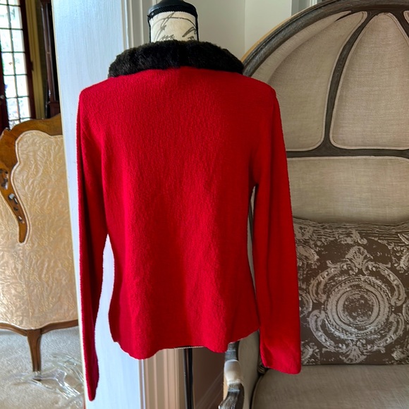 NWT Red Button Up Cardigan Sweater with Faux Fur Collar M - Picture 4 of 4